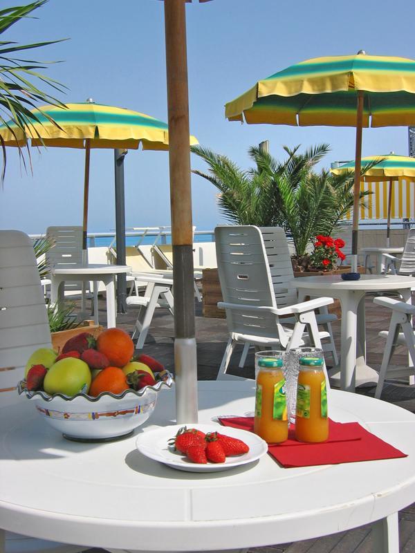 Hotel Igea Spiaggia Белариа-Игеа Марина Екстериор снимка